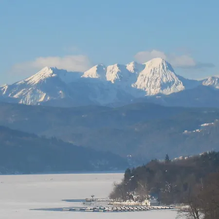 Holiday Apartment Krumpendorf Apartament